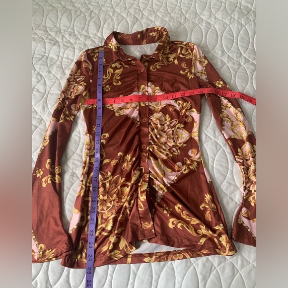 #14 Silky ruched front “Versace” pattern blouse. Size S - Picture 5 of 5